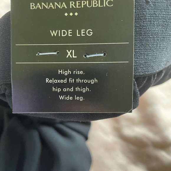 Banana Republic Wide Leg High Rise Pants - Picture 4 of 8